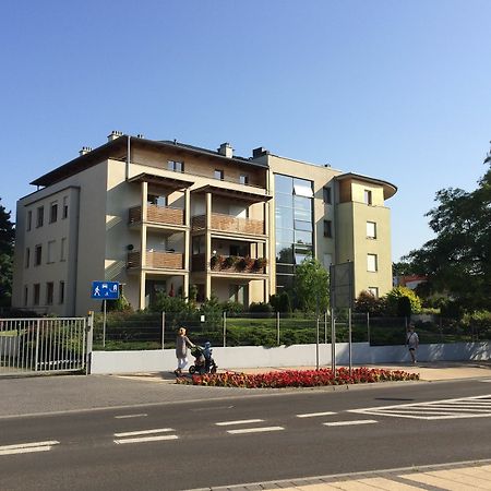 Apartament Pod Sosnami Ustka Kültér fotó